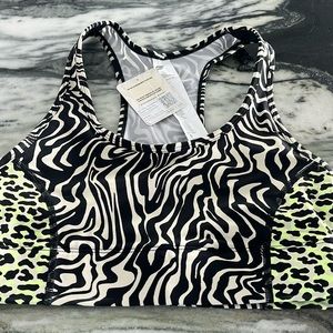 Fabletics  new w/ tags sports bra size small with pocket for phone